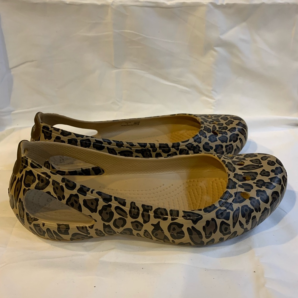 Crocs Leopard Print Flats Size 8